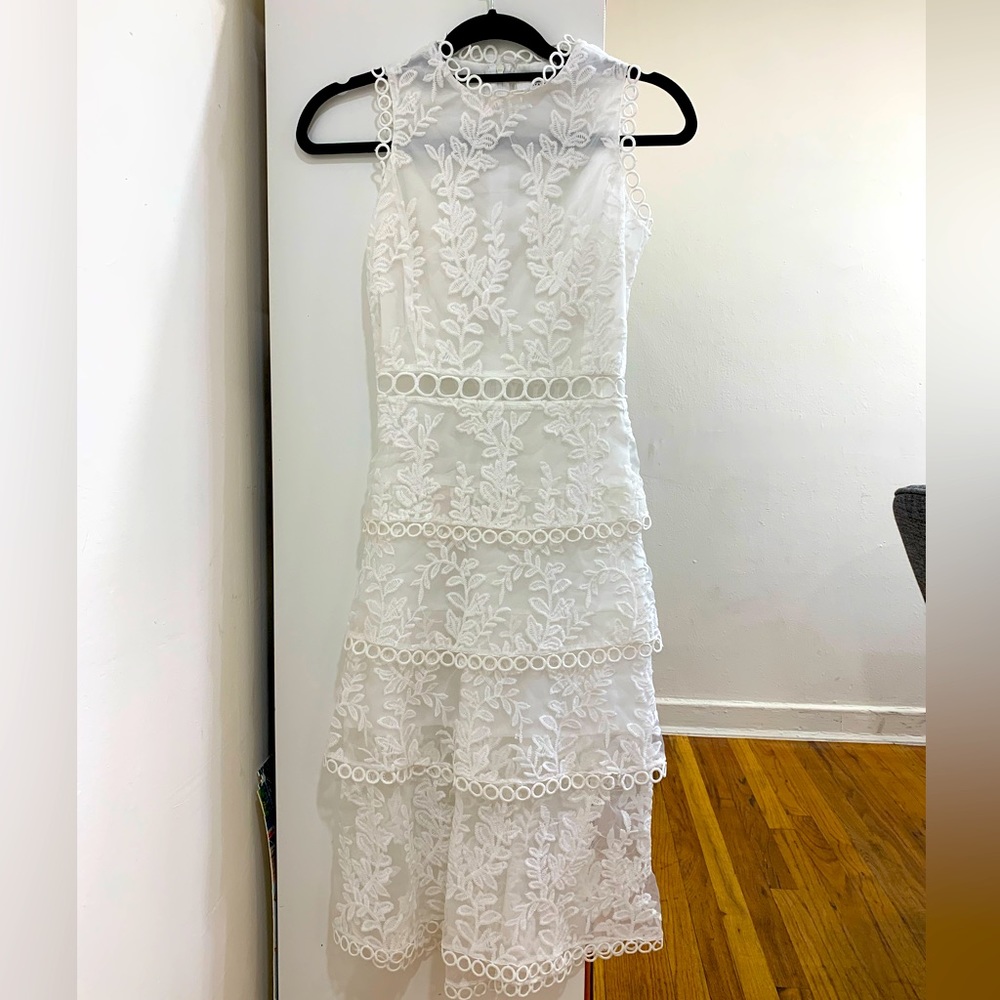 Avantlook white dress. Size 00